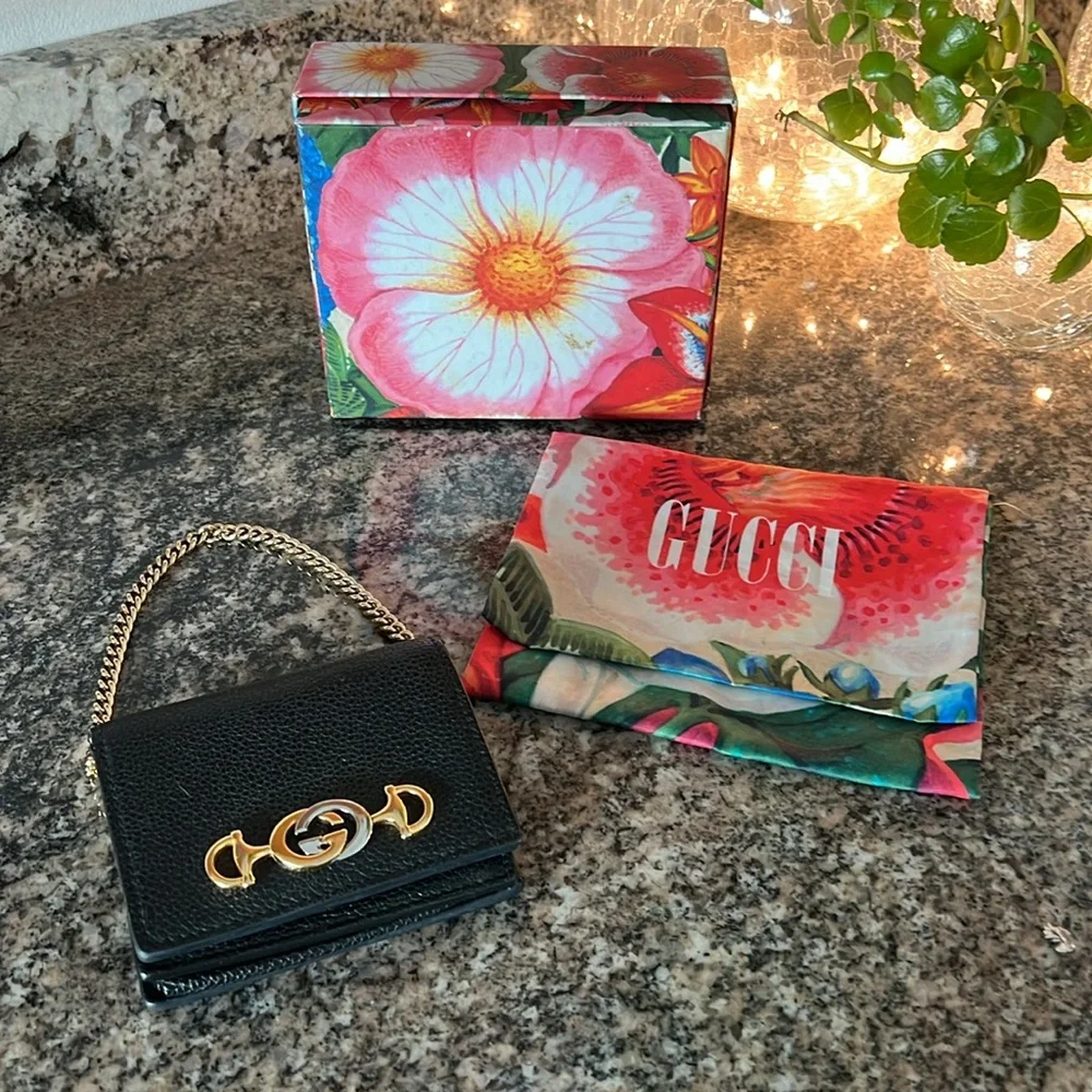 Gucci Zumi Black Leather Wallet on a Chain